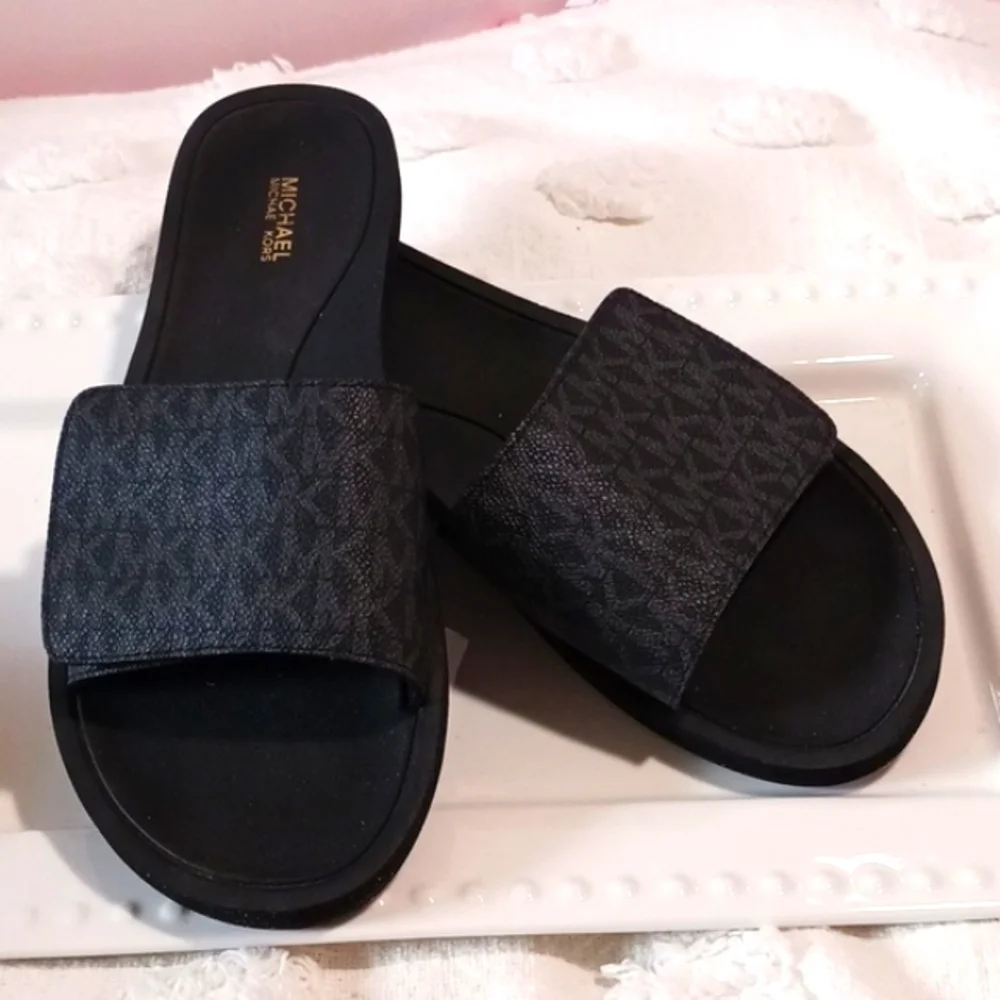 Michael Kors Wade Adjustable MK Logo Slide 10 *New*